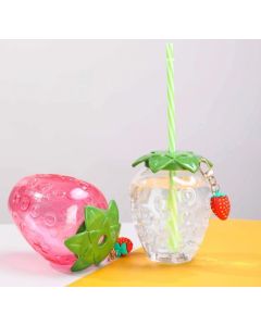 مطرة مي شكل فراولة مع مصاصة ومدالية