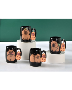 مج سيراميك كابيبارا مع ميدالية كيوت- شكل عشوائي