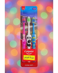 فرشاة أسنان للأطفال Colgate Extra Soft – عبوة 3 حبات بتصاميم كرتونية